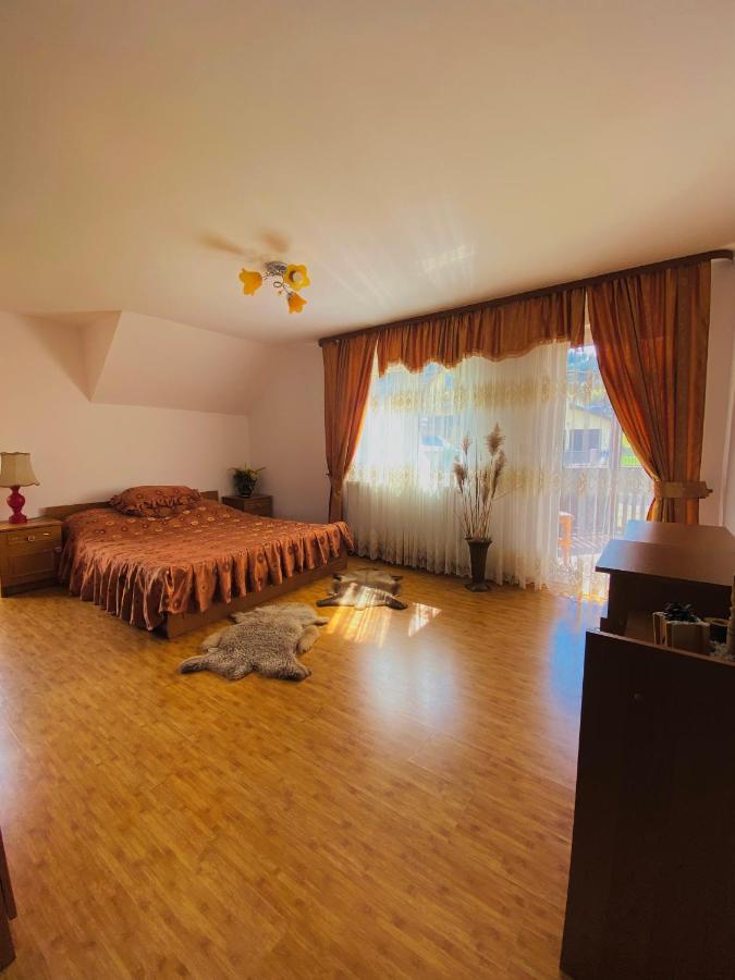 Pensiunea Adam Si Eva Pojorîta Exteriér fotografie
