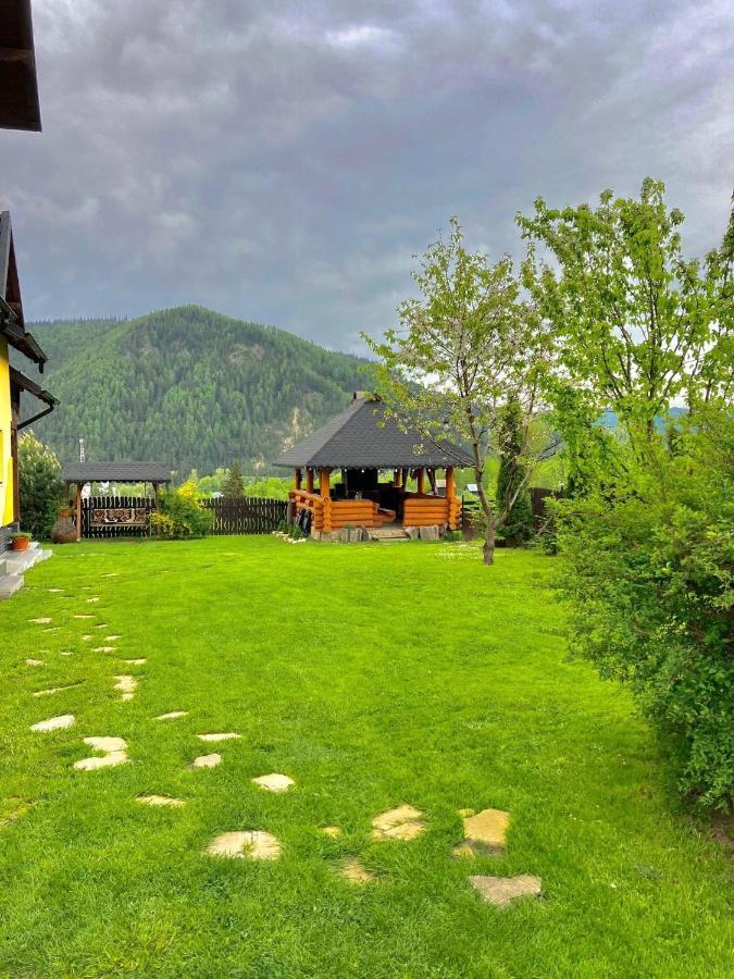 Pensiunea Adam Si Eva Pojorîta Exteriér fotografie